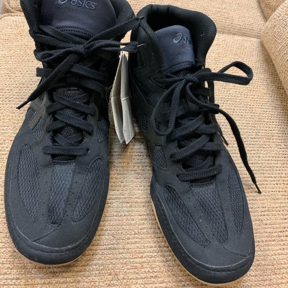 Asics Wrestling shoes sold - Picture 2 of 7